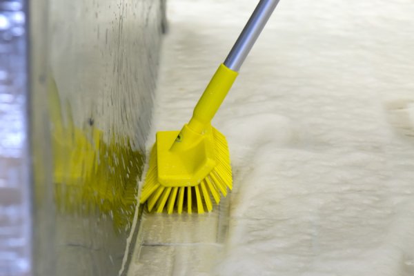 画像4: Vikan(ヴァイカン) アングルデッキブラシ 7047 ※別途送料 (4)