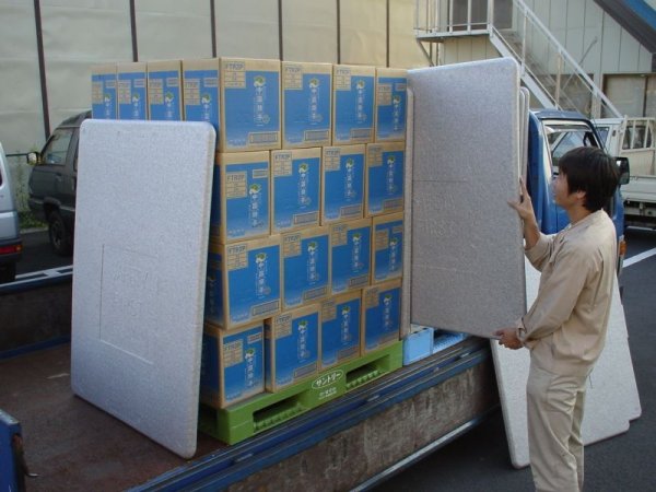 画像4: パレット輸送用緩衝材 パレットスペーサー PS1240 (厚み40mm サイズ:900×1200mm) 8枚セット ※個人宅配送不可 (4)